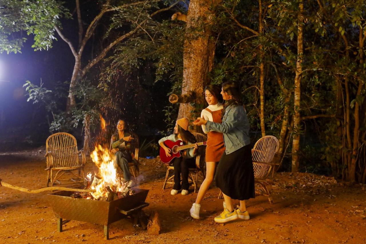 Whistling Woodzs Resort دانديلي المظهر الخارجي الصورة